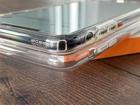 spigen clear case review